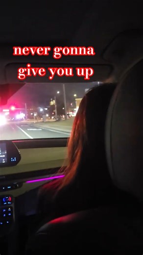 never gonna give you upㅡ딸이 듣는 노래를 찾아 듣다 가사가 맘에 들어 반복하여 듣는 나ㅡ내용이 인생을 살아가는데 열정적인 자세로 도전하는 마음 상태가 좋다