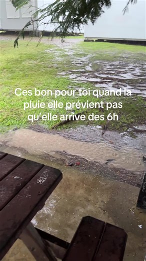 Non mais les chaussures svp ça pue mtnt #intoxicados #nc #prtoiシ #pluie #sauvetageenmer