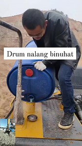 Kayo? Paano kayo nagsasalin ng diesel? #backhoeoperatorpage #kabucketvlog #construction #backhoe #excavator | Backhoe Operator Page