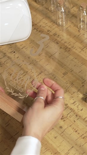 Setze jedes erdenkliche Projekt um mit den intelligenten Maschinen von Cricut. Lade einfach die benutzerfreundliche Design-App herunter und schon kannst du praktisch alles persönlich gestalten: Karten, Sticker, Dekoration, Kleidung und vieles mehr. | Cricut