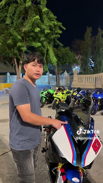 ဘတ် 3သိန်ကျော် ဆင်ထားတဲ့ S1000RR မောင်မင်ဇော်ရဲ့ ဘီးလေး 😇 #cbmt #komine #crazybikermyanmarthailand