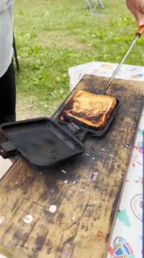 How to Eat on a Budget - Campfire Pizza