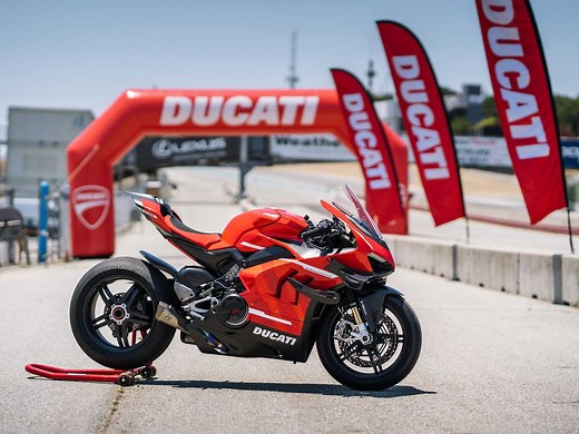 2020 Ducati Superleggera V4 First Ride Review