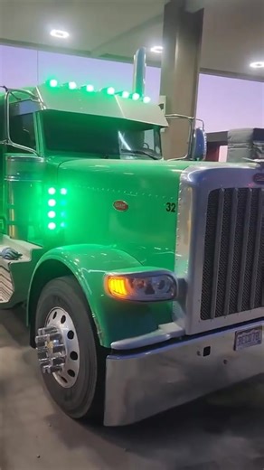 Schnell Transportation USA … Great looking fleet running fuel tankers around America! https://schnelltransportation.com/ | Cost Effective Maintenance