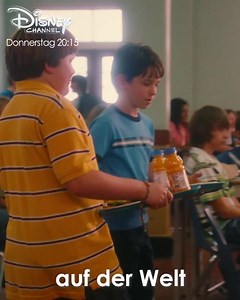 Nur die Erinnerung an die Schulcafeteria lässt uns wohl allen den Appetit vergehen oder?! 😅 GREGS TAGEBUCH – VON IDIOTEN UMZINGELT! Donnerstag 20:15 Uhr im Disney Channel im Free-TV. | Disney