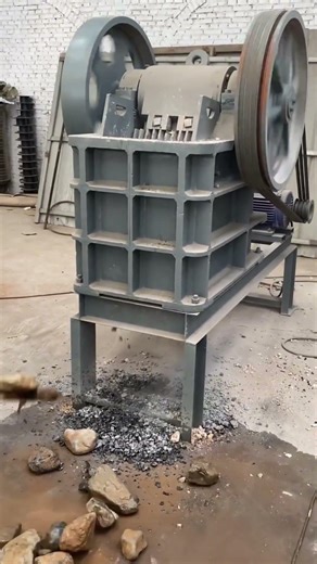 200×300 jaw crusher test run