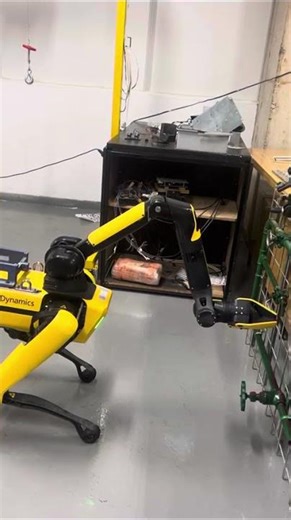 Ball valve manipulation using a quadruped robot equipped with a robotic arm