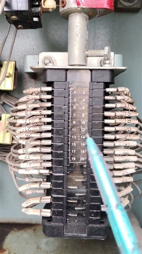 SS Electrical Engineering. on Instagram: "Master the Basics: Auxiliary vs. Rotary Switches ⚡️#Substation #Switchgear #ElectricianLife #PowerGrid #isolator"