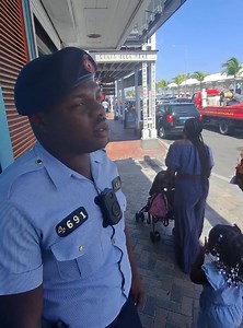 Somebody call 911!! 😭😭😭 | Earl Baldwin