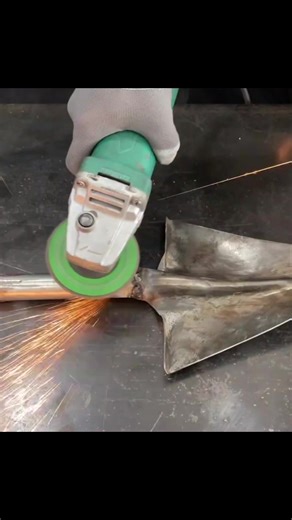 Transforming an Old Shovel into a Handy Tool