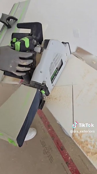 Prepping the stairs like a pro! % Watch as we cut the skirt boards perfectly before installing new flooring. It's all about that clean, seamless finish! #StairRenovation #FlooringInstallation #DIYTips #HomeRenovation #ProCarpentry #StairMakeover #RenovationHacks #BeforeAndAfter