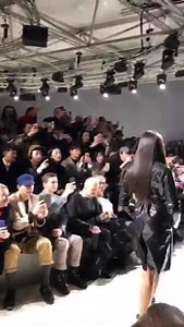 Look who walked for Louis Vuitton at Kim Jones' last menswear show... | Vogue France