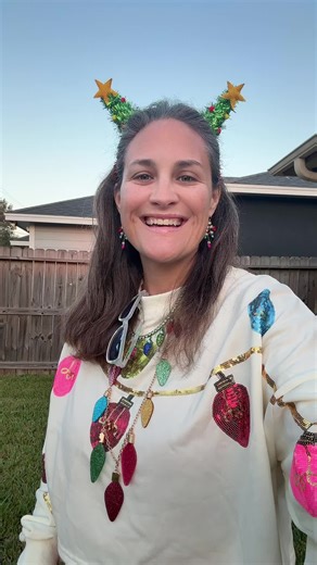 OOTD 13 days of Christmas- it’s the final count down! 7 more early mornings until Christmas Break!!! Yeah!!!!! #middleschool #teachersoftiktok #christmas #christmascountdown