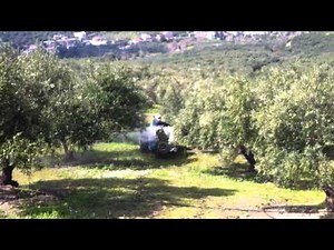 Ραντισμα ελιας με τουρμπινα κανονι