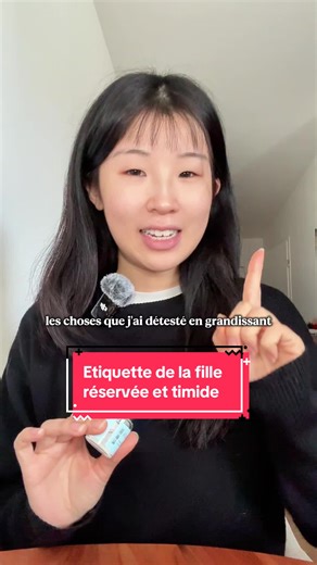 L’étiquette de la fille réservée et timide… Qui a eu la même expérience ? Tout est sur YesStyle : Sérum hydratant @IUNIK Crème @etudeofficial Blush et rouge à lèvres Flowerknows Utilise mon code YESSTYLE pour des promos : PARFUM18