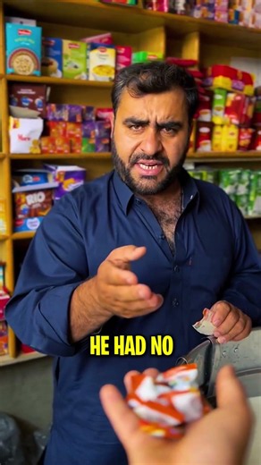 The costumer gave uno reverse to the shopkeeper😂