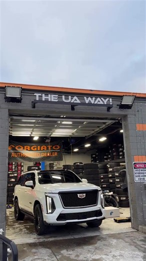 2025 Cadillac Escalade-V: Luxury and Performance Redefined