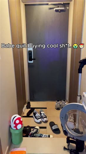 Bring laughter and joy to your home with this adorable dancing Santa! 🎅✨ Link in bio! #SantaGroove #ChristmasVibes #HolidayMagic #FestiveFun #SantaClausToy