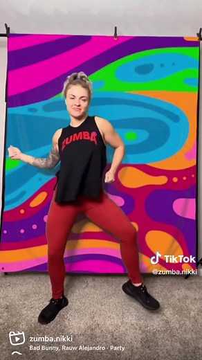 “Destroza” is one of my favorite Zumba moves and so much fun to do when you let loose with it 💃🏼 Give it a try! Follow for more Zumba tutorials 🥰 #zumba #zumbafitness #zumbalove #zumbainstructor #dance #tutorial #tutorials #dancetutorial #dancetutorials #homeworkout #homeworkouts #weightloss #bodyweightworkout