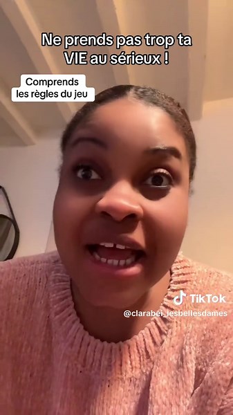 Cette vie est une grosse arnaque… mais celles qui s’en sortent le mieux sont celles qui ont compris les règles du jeu ! Celles qui demandent reçoivent. Celles qui croient voient. Celles qui osent avancent. Celles qui tentent évoluent. Celles qui apprennent s’élèvent… Les règles du jeu sont simples, mais il faut DÉCIDER d’y aller…