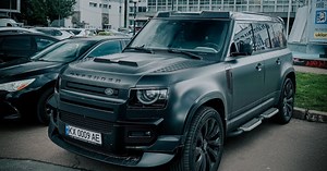 У Києві засвітився знаменитий британський позашляховик із рідкісним тюнінгом (фото)