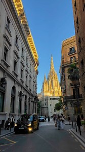 Rooftop with a stunning view in the heart of Barcelona ⛪️🇪🇸 #spain #barcelona Hotel Colón Barcelona #travel #desireeinspain | Desiree Joy Aveo