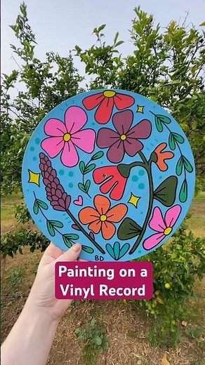 Acrylic painting on a vinyl record 🌸✨ #vinylrecords #acrylicpainting #acrylicpaintingart #artist