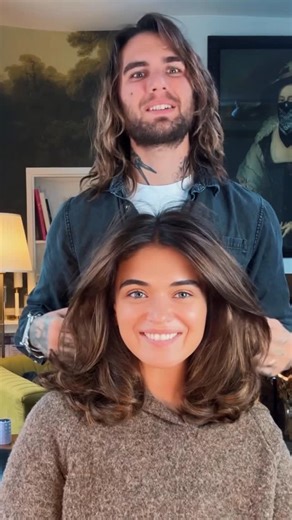 Jack Mead - Hair transformation specialist on Instagram: "BOUNCY HAIR TUTORIAL AND TIPS 🎄 Using @unity.rollers Let me know if you have questions and if these tips help 🥰 Unity Rollers are now available to buy on the website as a pre order, we guarantee they will arrive before Christmas in a beautifully presented box and a special Unity Gift 😉"