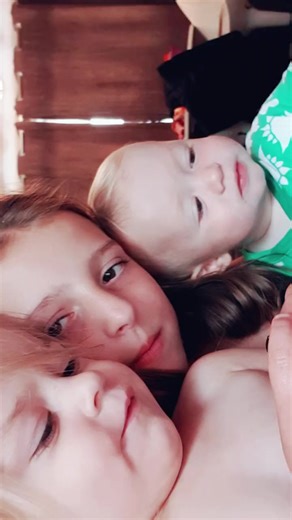 Ashleigh Baker (@ashleighbaker48)’s videos with No Guidance (feat. Drake) - Chris Brown