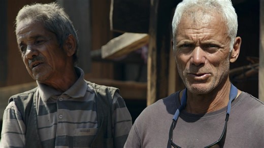 Los aldeanos creen que el tunche mató al pescador Alhi, sin embargo, Jeremy cree que puede ser otra especie o alguna criatura más grande. 🦈🎣 #MonstruosDeRío | Discovery en Español