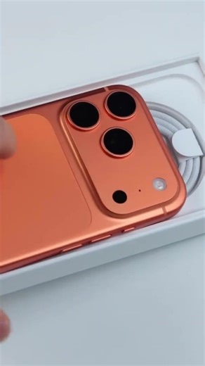 iPhone 17 Pro Hammer Test 😱🔨 | कितना Strong है ये? #Shorts #asmr #viralvideo #viralshort