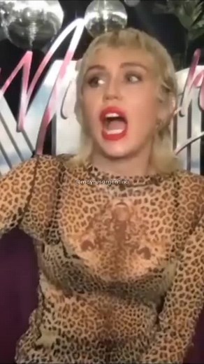 experiencia paranormal de @Miley Cyrus 🎃👻 #halloween #mileycyrus