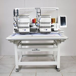 [Hot Item] Yonthin Industrial Use 1200spm Double 2 Heads Flat Embroidery Sewing Machine Computer with Twin Sequins Device
