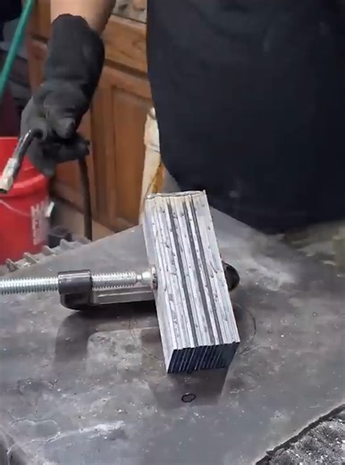 47K views · 698 reactions | How To Make a Damascus Knife | El ChiliPaps | Facebook