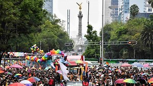Marcha del Orgullo Inunda Reforma con Llamado a la Justicia y la Visibilidad LGBTQ+ | N+