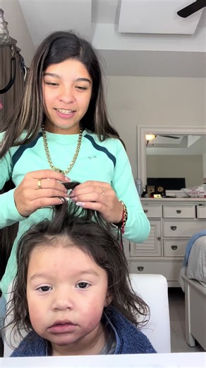 Transforming Gaby into Tiffany, Chucky's Bride for Halloween