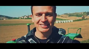 Ich hob mein Steyr Lied zusammen mitn Stefan Rauch neu eingsungen. Des ganze Lied findets ihr auf meinem Youtube Kanal und da iTunes und seine Freind homs a : die Links dazua hob i bei de Kommentare einepostet | Petutschnig Hons aus Schlatzing