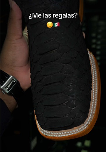 Botas en piel de Python negro 🐍🔥#fyp #botasvaqueras #takuache #willito #galvancillo