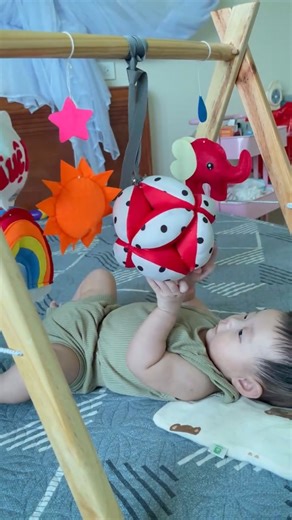 221K views · 308 reactions | Các bé từ 2 tháng trở lên cực thích chơi...