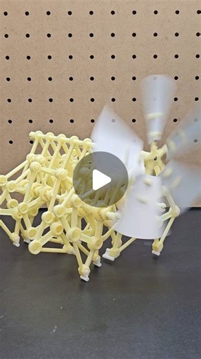 James Andrews on Instagram: "4 Cool Gifts for Science Lovers! Which one was your favorite? Let me know in the comments. #Science #gifts #physics #gadgets #toys #physicstoys #interesting #cool #coolsciencefinds #amazonfinds #coolgifts #fungifts"