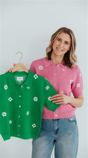 Mehr Farbe. Mehr Laune. Nümph bringt den Frühling. #spring2026 #frühlingsgefühle #farbefarbefarbe #welovefashion #outfitoftheday Nümph Shirt grün und Pink 69.99 Pulli grün 89.99 Weste pink 119.99 | Der Hafner