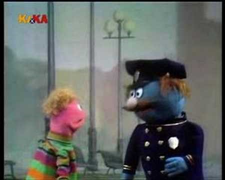 Classic Sesame Street - Charlie looks for a policeman