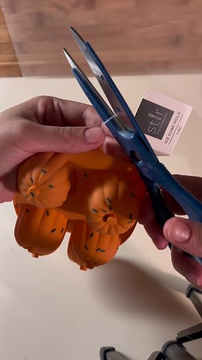 Pumpkin Shaped Creamer Cubes & Cake Pops DIY Tutorial