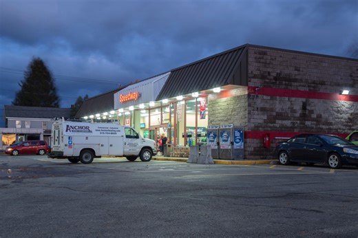 ‘Put Them Out of Business’ Minnesota Gas Station Faces Boycott After Kicking ICE Agents Out