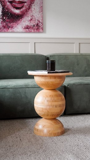 Judith Jelena Paus | DIY & INTERIOR & KNITTING on Instagram: "IKEA Hack: Coffee Table DIY ☕️🛋️ Who remembers this table? It’s made from four IKEA BLANDA salad bowls and the SNUDDA turntable – one of my favorite IKEA Hacks ever! When I first built it a few years ago, many people said it wouldn’t last. 😄 And guess what? It’s been in daily use for almost three years now and still stands perfectly next to our couch. The little hidden compartment inside is perfect for storing my current knitting pr