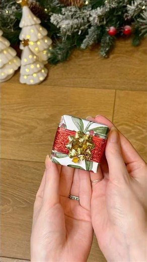 How to wrap a mini gift this Christmas🎄🎁#christmas #wrapping #gift #present #giftwrapped #trending