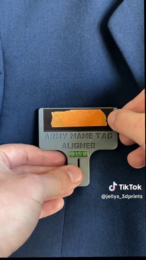 AGSU Name Tag & Lapel Aligner Combo 🇺🇸 Stay perfectly within AR 670-1 regulations every time. Built-in level ensures precise name tag and lapel insignia placement for a clean, professional look. Now available — link in bio 🔗 Blue jacket shown is display only (I’m Air Force… one day I’ll get one just for videos 😂) #AGSU #AR6701 #ArmyUniform #MilitaryGear #Jellys3DPrints