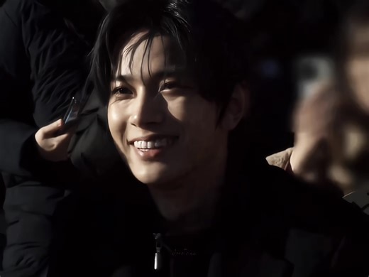 heeseung, we miss you so much. someone take me back to the good old times because i miss the engene life i had before march 10th. #enhypen #heeseung #leeheeseung #fyp #booapp