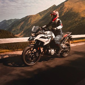 🏁 Race towards adventure with the BMW F 750 GS! 🚀 The dynamic design and 853 cc capacity make every ride an exhilarating experience. It's not just a bike; it's a statement of your passion for the open road. 🏍 #MakeLifeARide #SpiritOfGS #BMWMotorrad #BMWF750GS | BMW Motorrad South Africa
