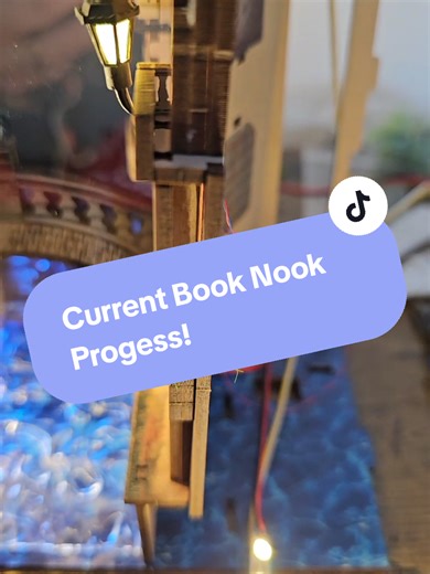 Typically this would have been done long before now! But life was lifeing hard. However working on this book nook has been the perfect little breaks between working on getting everything else caught up after the disaster that has been the last few weeks over here! #funpola #booknook #booknookdiy #venice #giftsforbooklovers